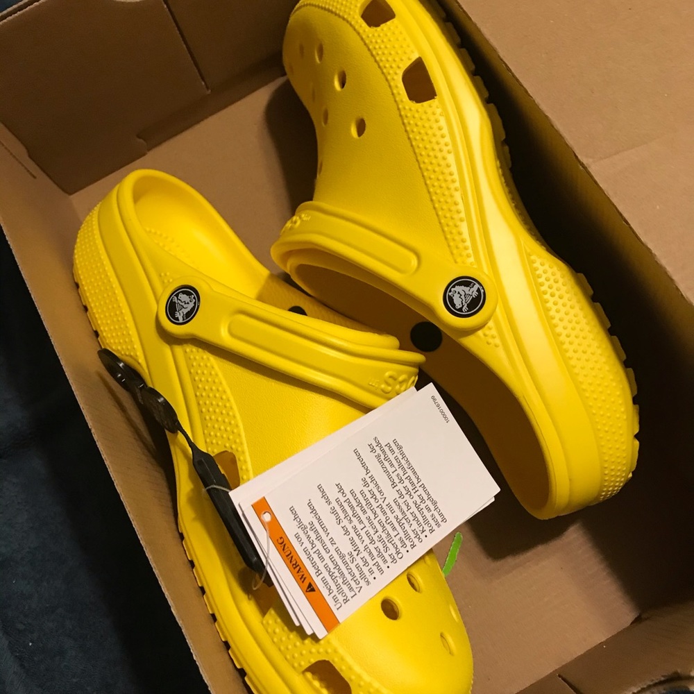 yellow crocs size 8